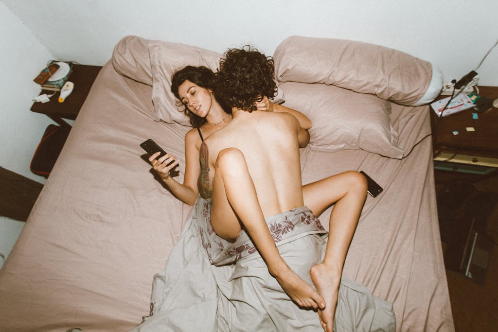 Jak być bardziej obecnym podczas seksu? Seksualny mindfulness w praktyce